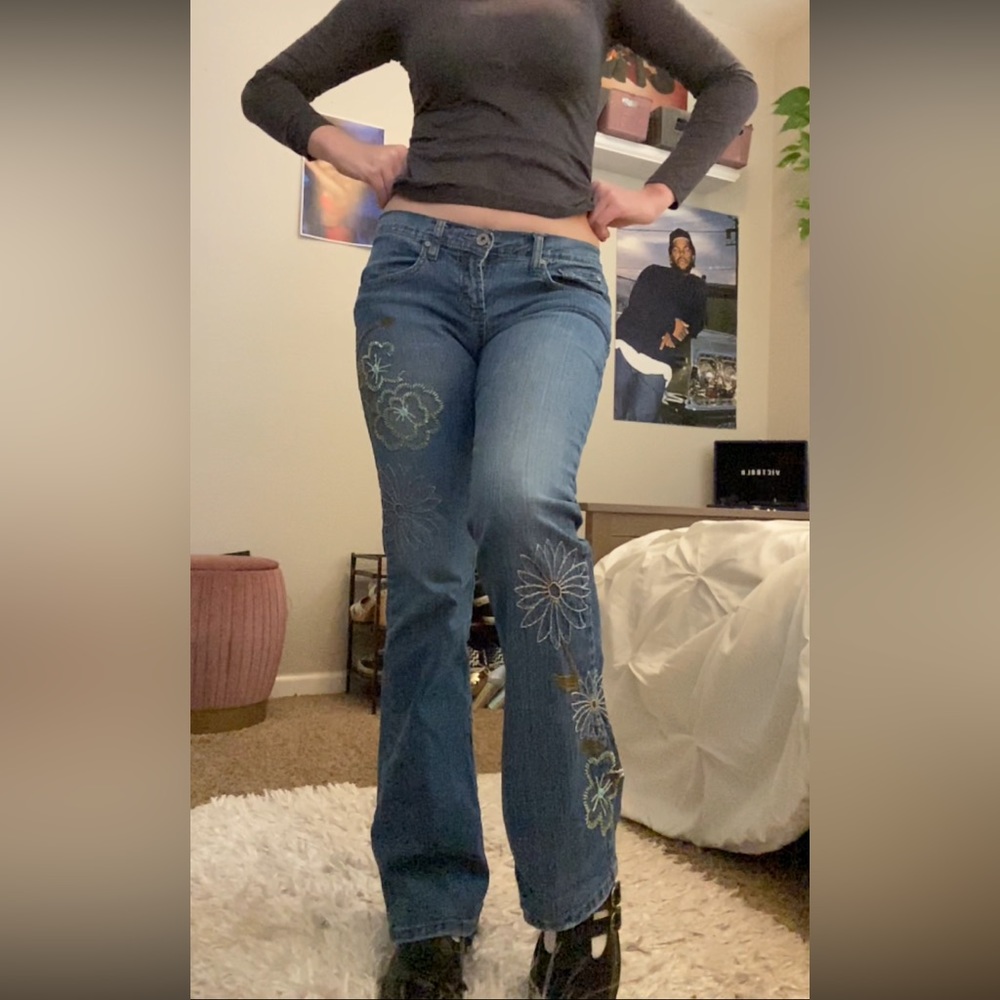 EMBROIDERED/BEADED low-rise bootcut jeans (SIZE 9) brand: DEPARTMENT OF PEACE.